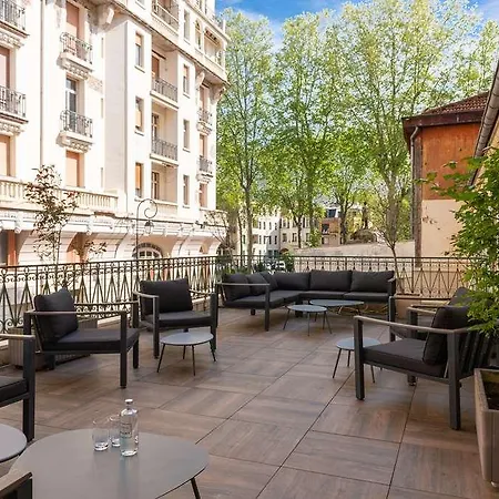 Les Nations The Originals Boutique