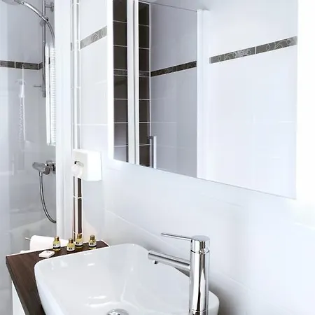 The Originals Boutique, Les Nations, 3*
