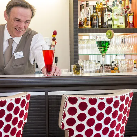 Otel Les Nations The Originals Boutique 3*