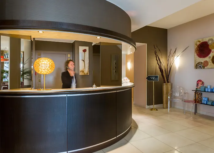 Отель Les Nations The Originals Boutique 3*