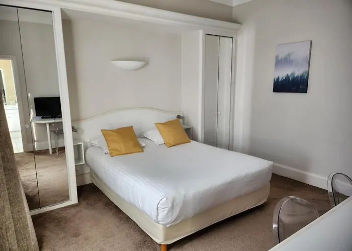 Les Nations The Originals Boutique