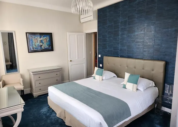 Отель Les Nations The Originals Boutique